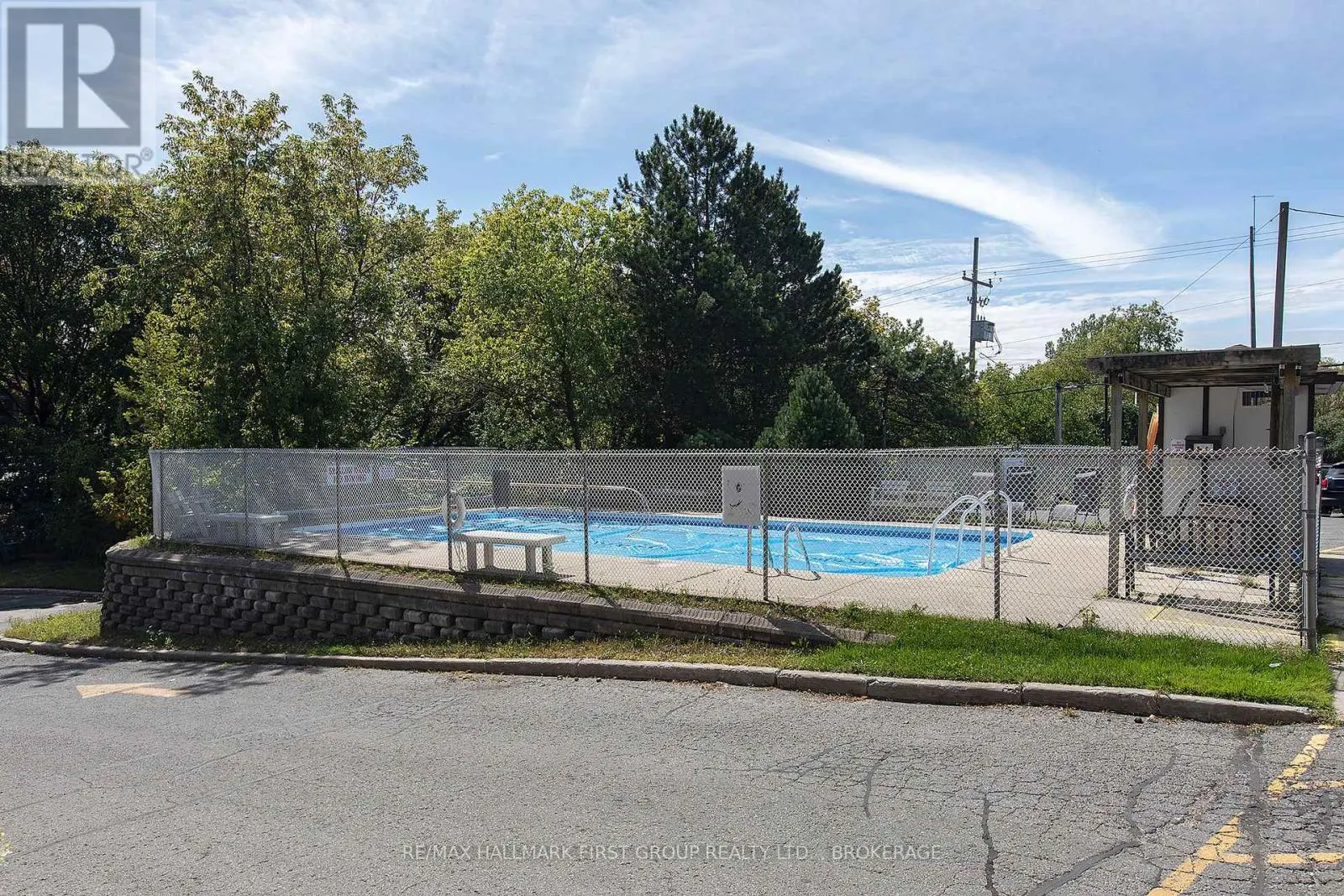 204 - 14 GREENVIEW DRIVE #204