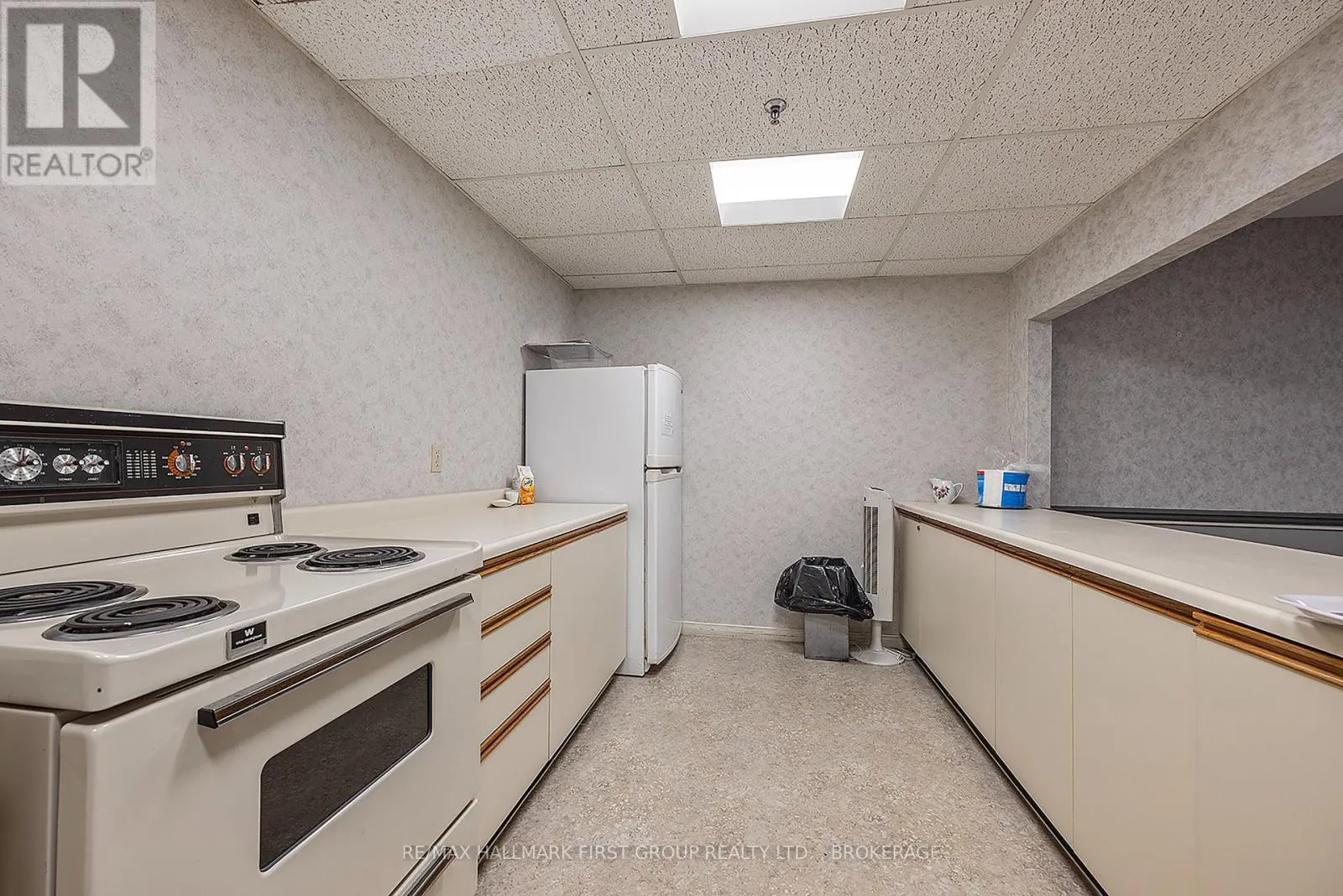 204 - 14 GREENVIEW DRIVE #204