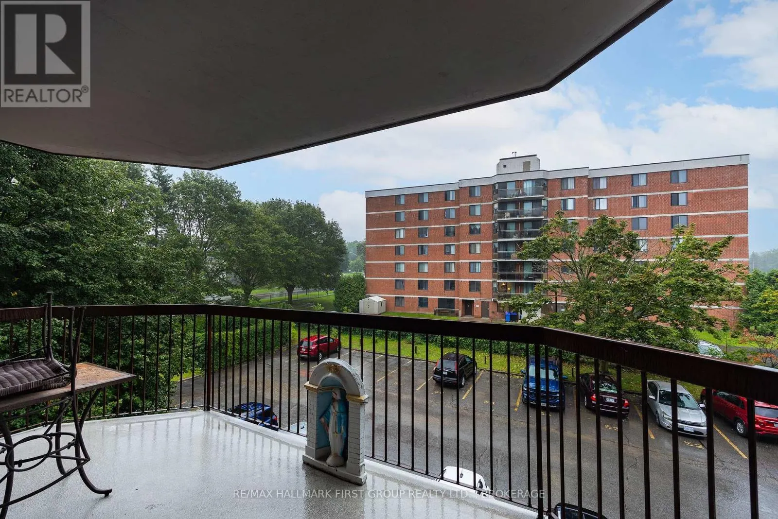 204 - 14 GREENVIEW DRIVE #204