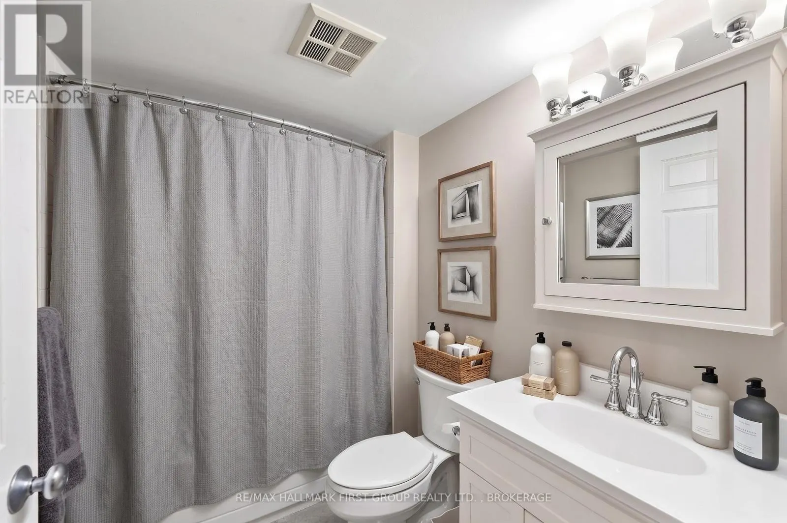 204 - 14 GREENVIEW DRIVE #204