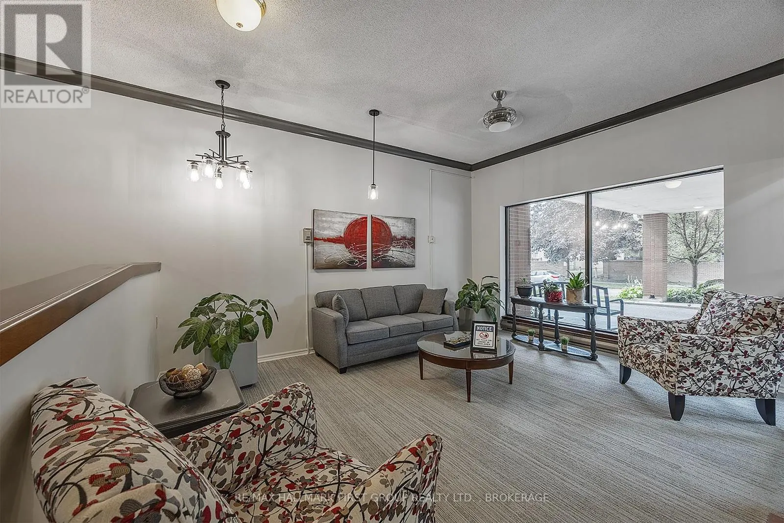 204 - 14 GREENVIEW DRIVE #204