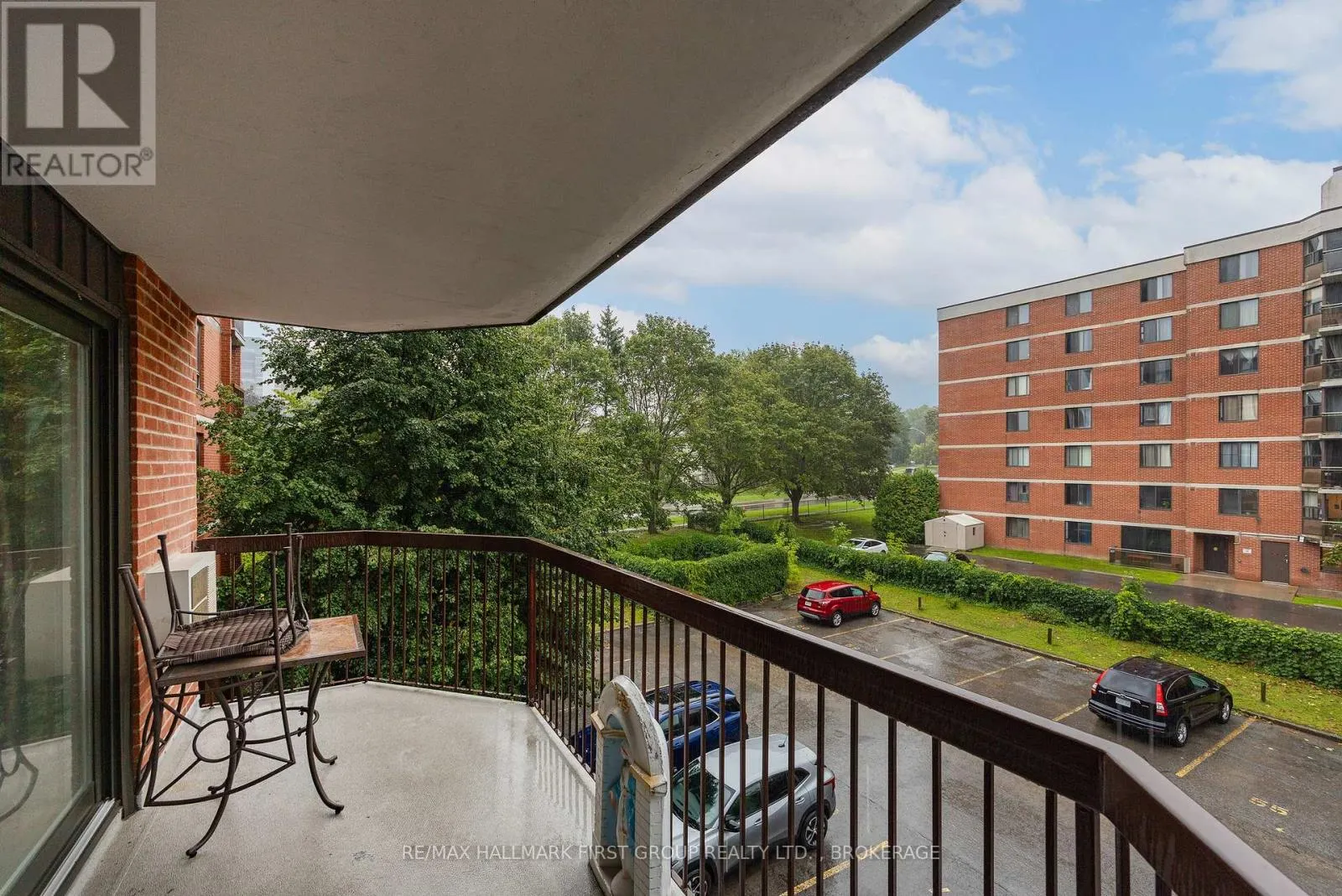 204 - 14 GREENVIEW DRIVE #204