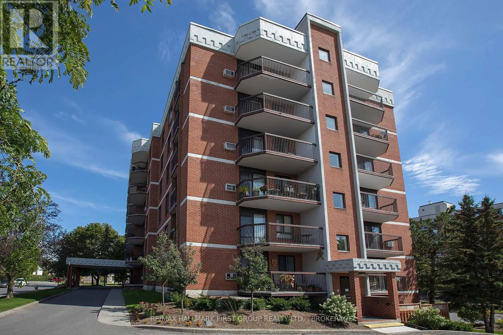 204 - 14 GREENVIEW DRIVE #204