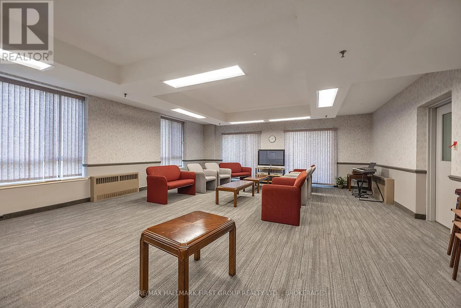 204 - 14 GREENVIEW DRIVE #204