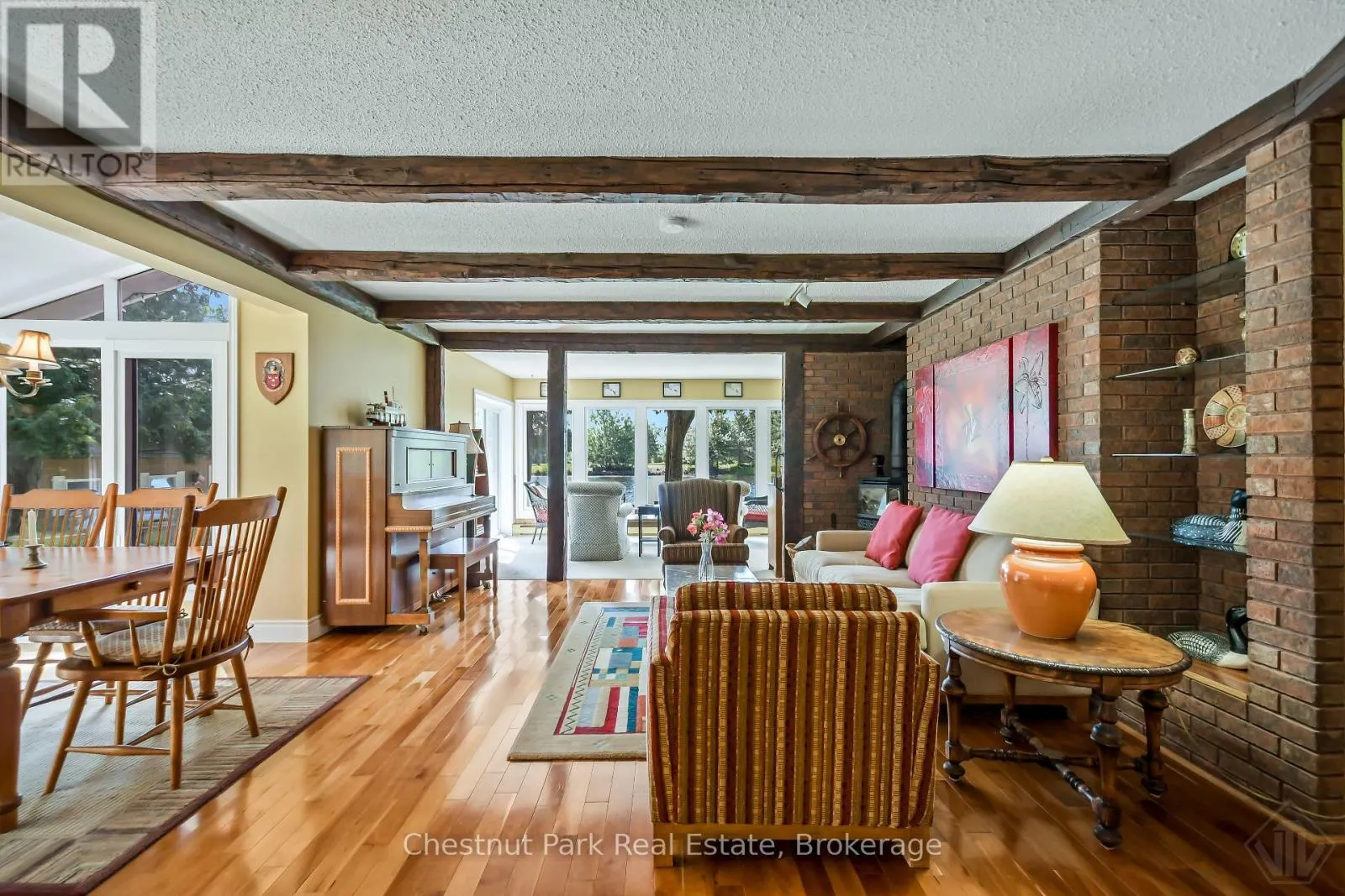 1019 MAPLEWOOD ROAD W