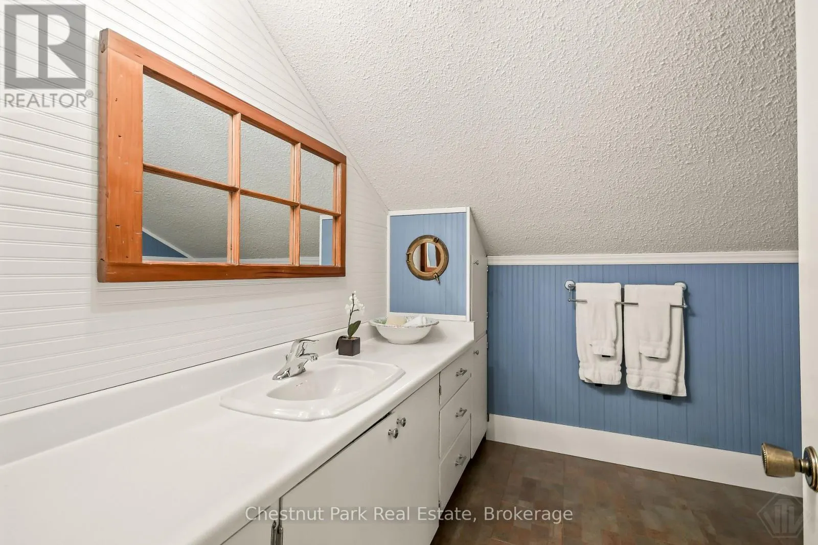 1019 MAPLEWOOD ROAD W
