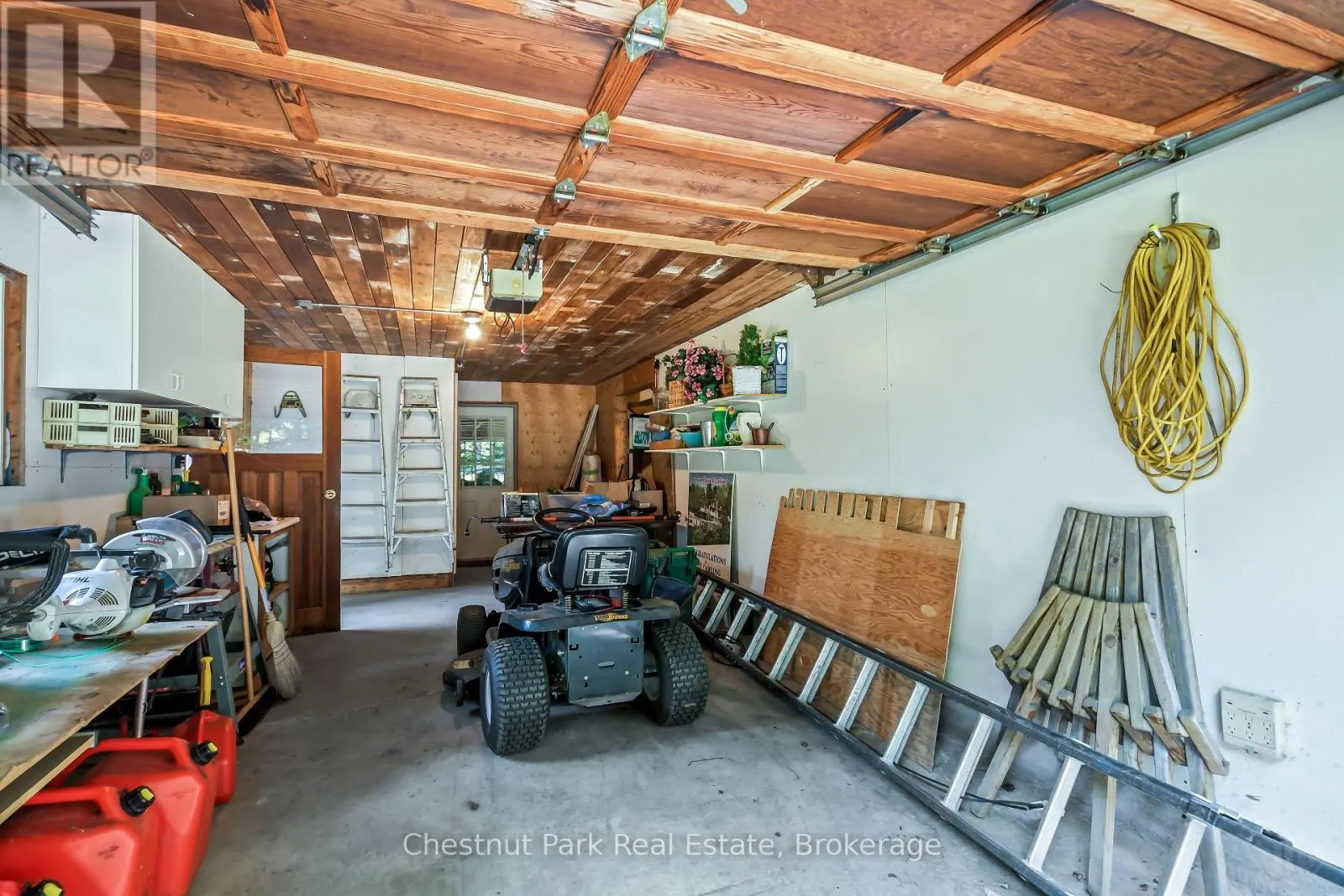1019 MAPLEWOOD ROAD W
