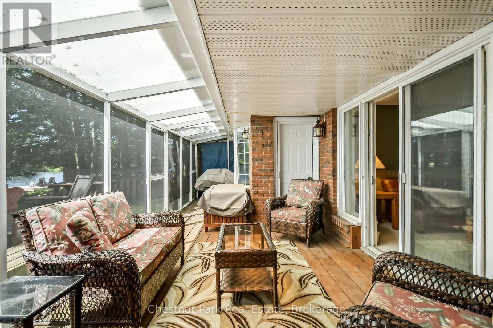 1019 MAPLEWOOD ROAD W