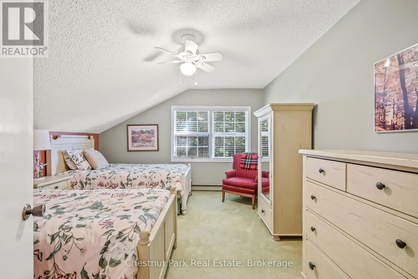 1019 MAPLEWOOD ROAD W