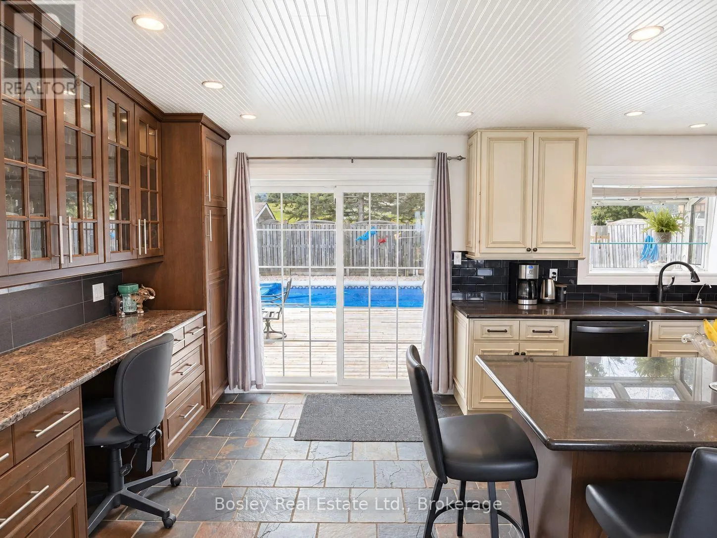 357190 THE BLUE MOUNTAIN MEAFORD TOWNLINE