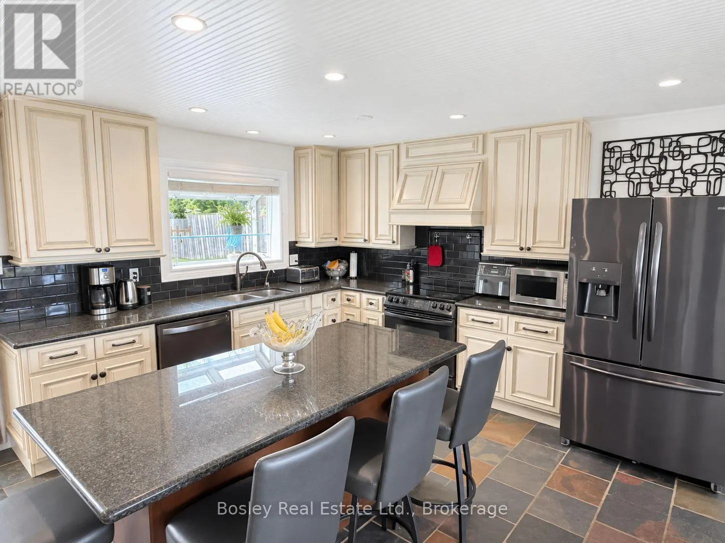 357190 THE BLUE MOUNTAIN MEAFORD TOWNLINE