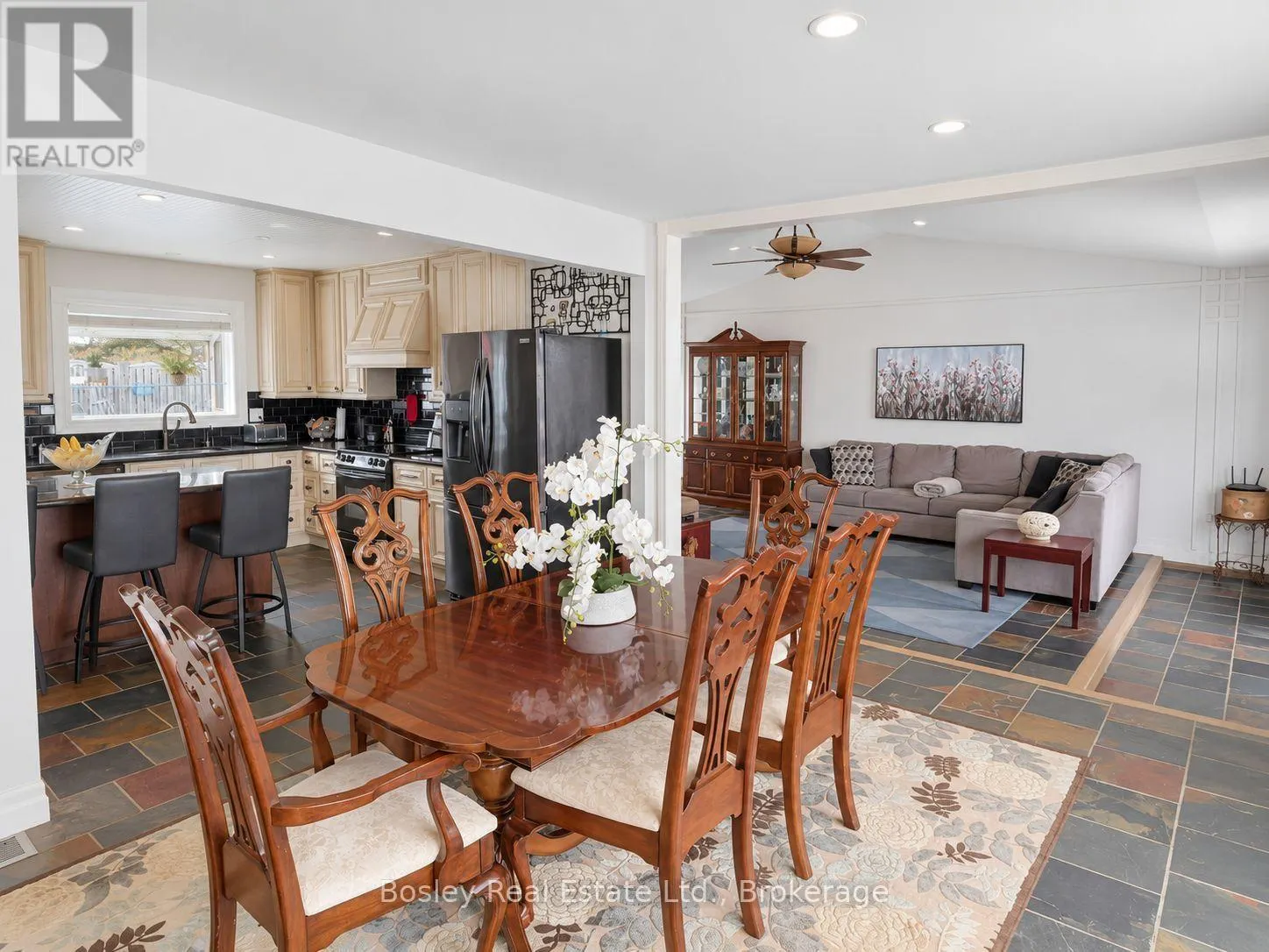 357190 THE BLUE MOUNTAIN MEAFORD TOWNLINE
