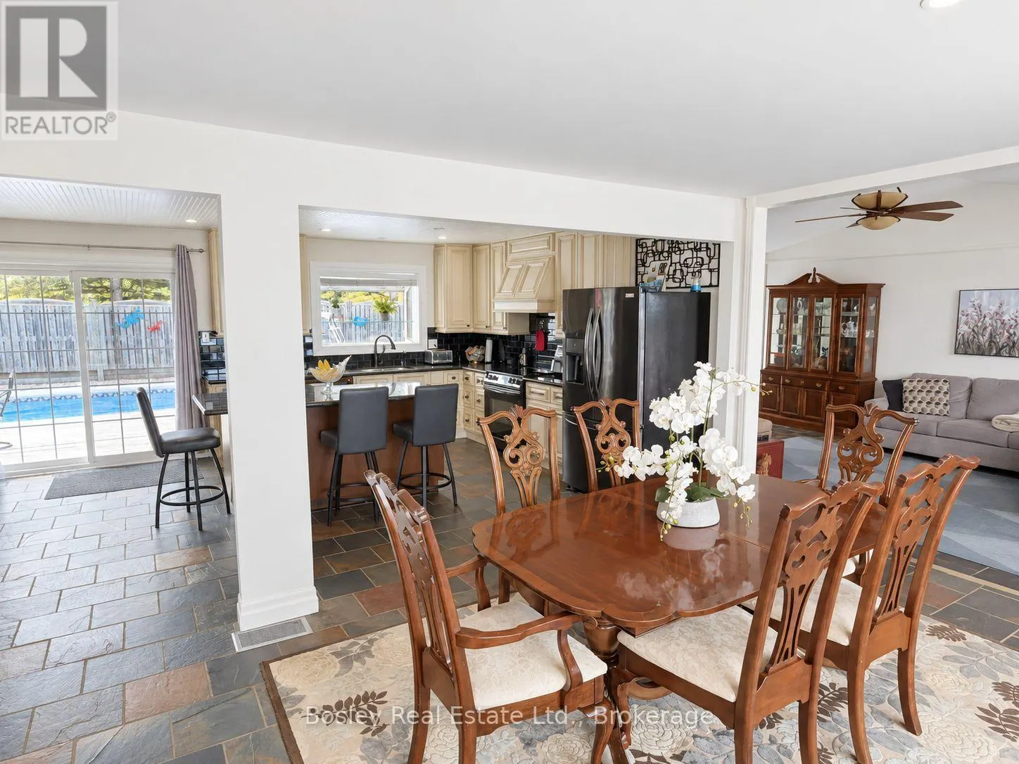 357190 THE BLUE MOUNTAIN MEAFORD TOWNLINE