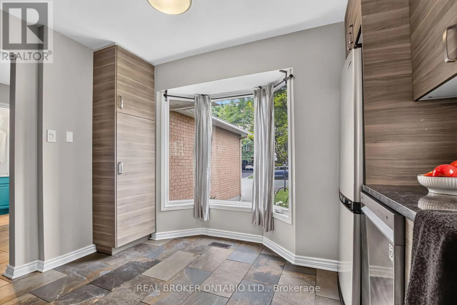 25 MORESBY DRIVE