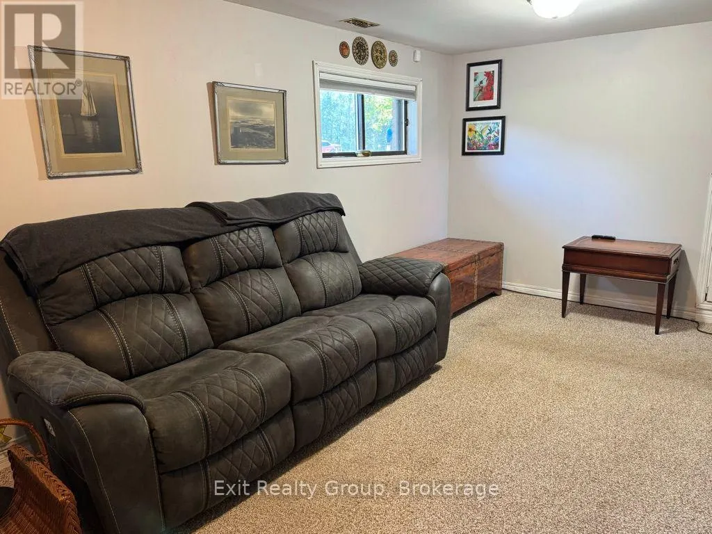 29 CHATTERTON VALLEY CRESCENT