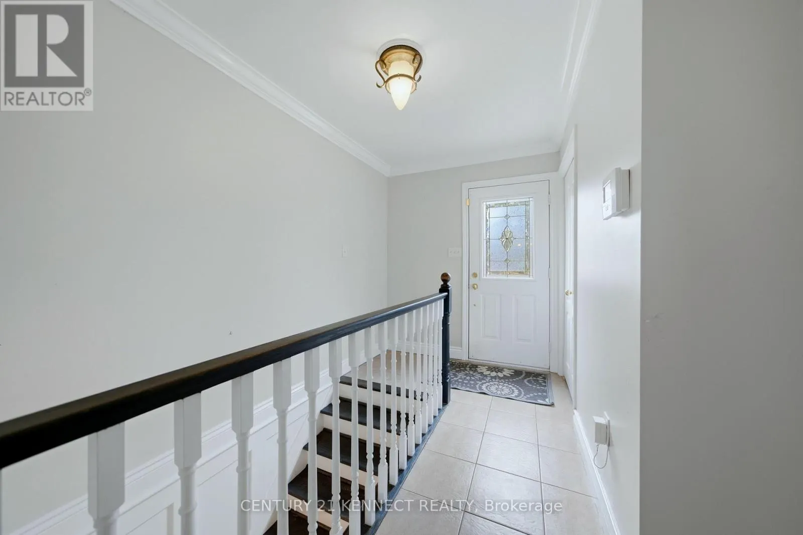 6 LAING COURT