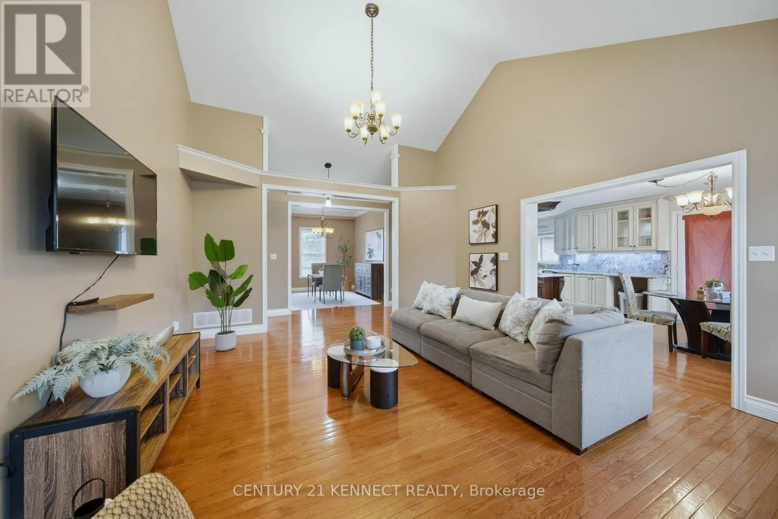 6 LAING COURT