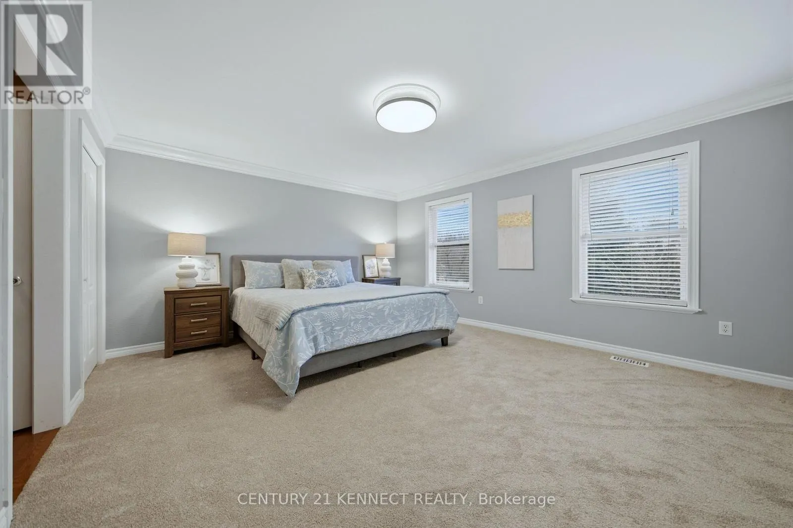 6 LAING COURT