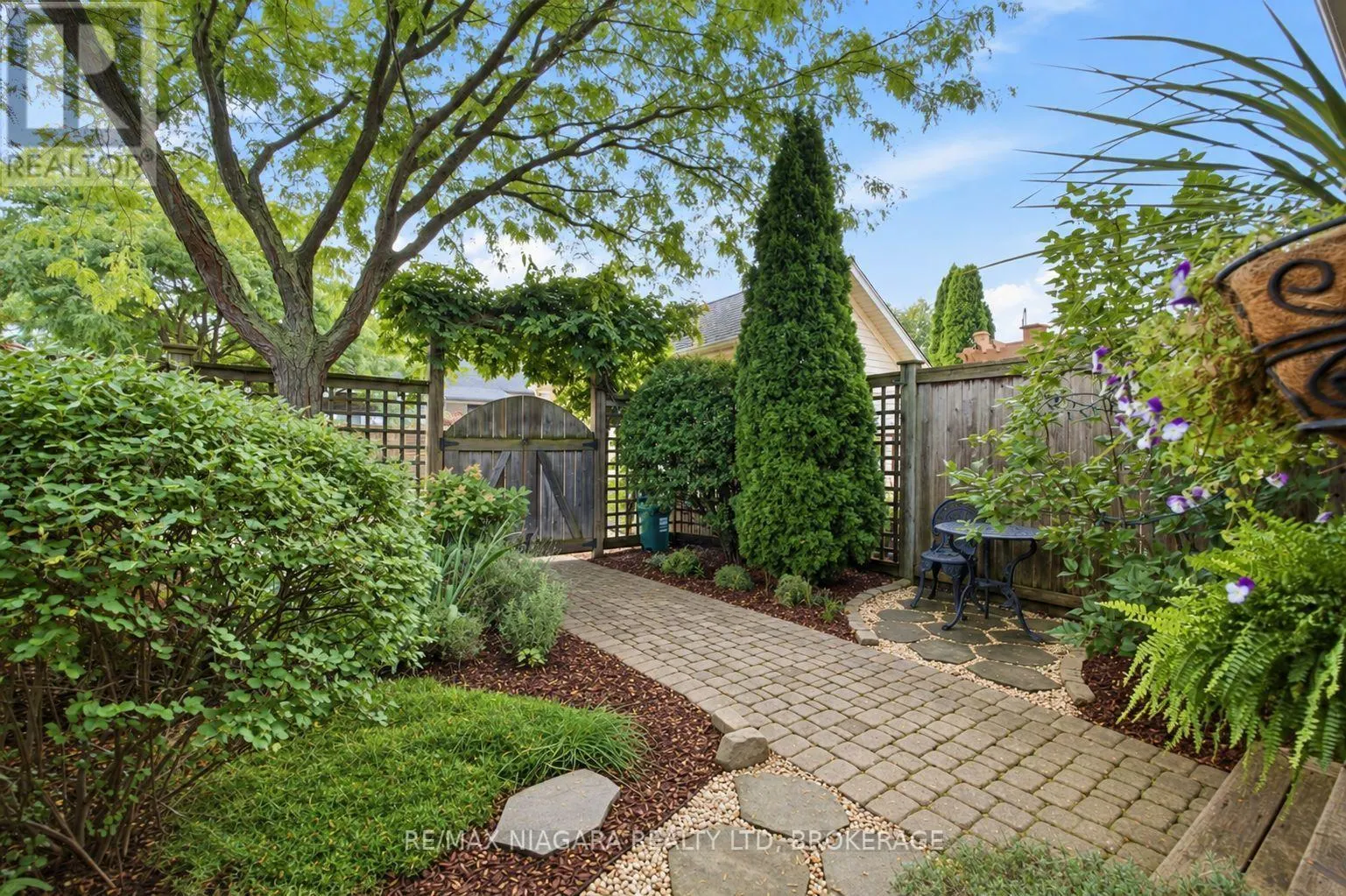 25 BALMORAL DRIVE