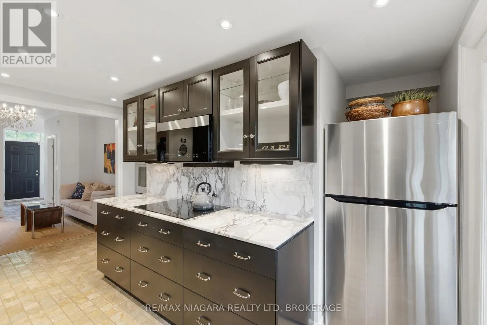 25 BALMORAL DRIVE