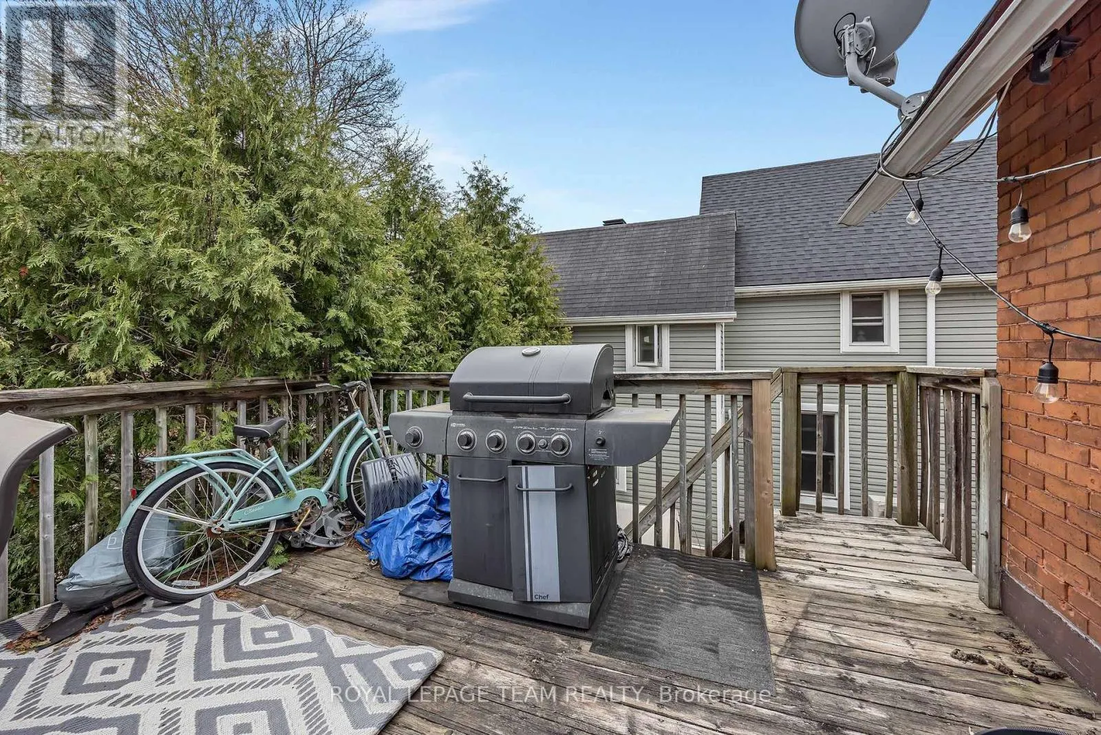 11 SHERBROOKE AVENUE