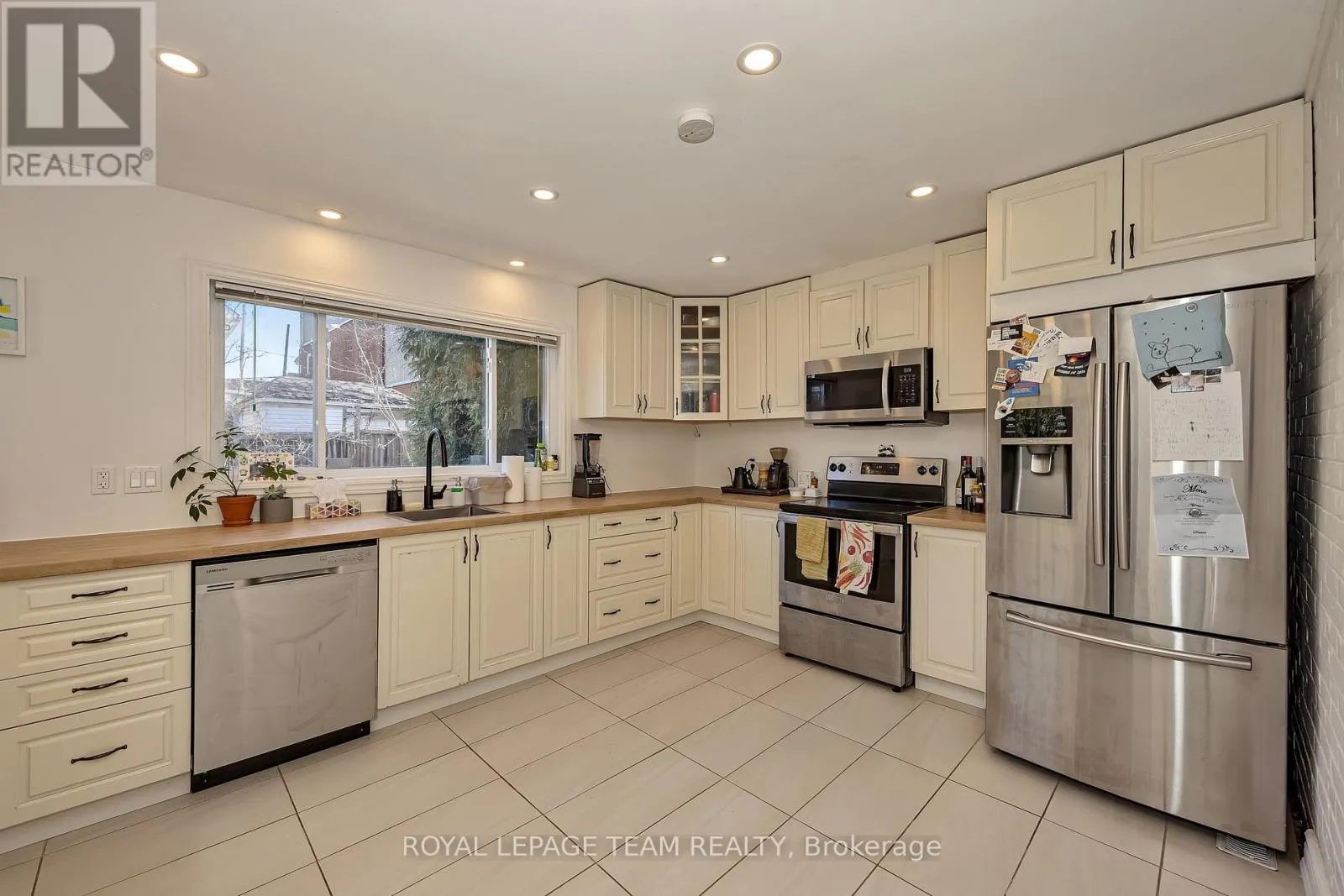 11 SHERBROOKE AVENUE