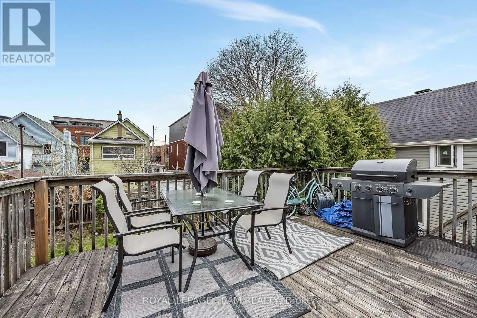 11 SHERBROOKE AVENUE