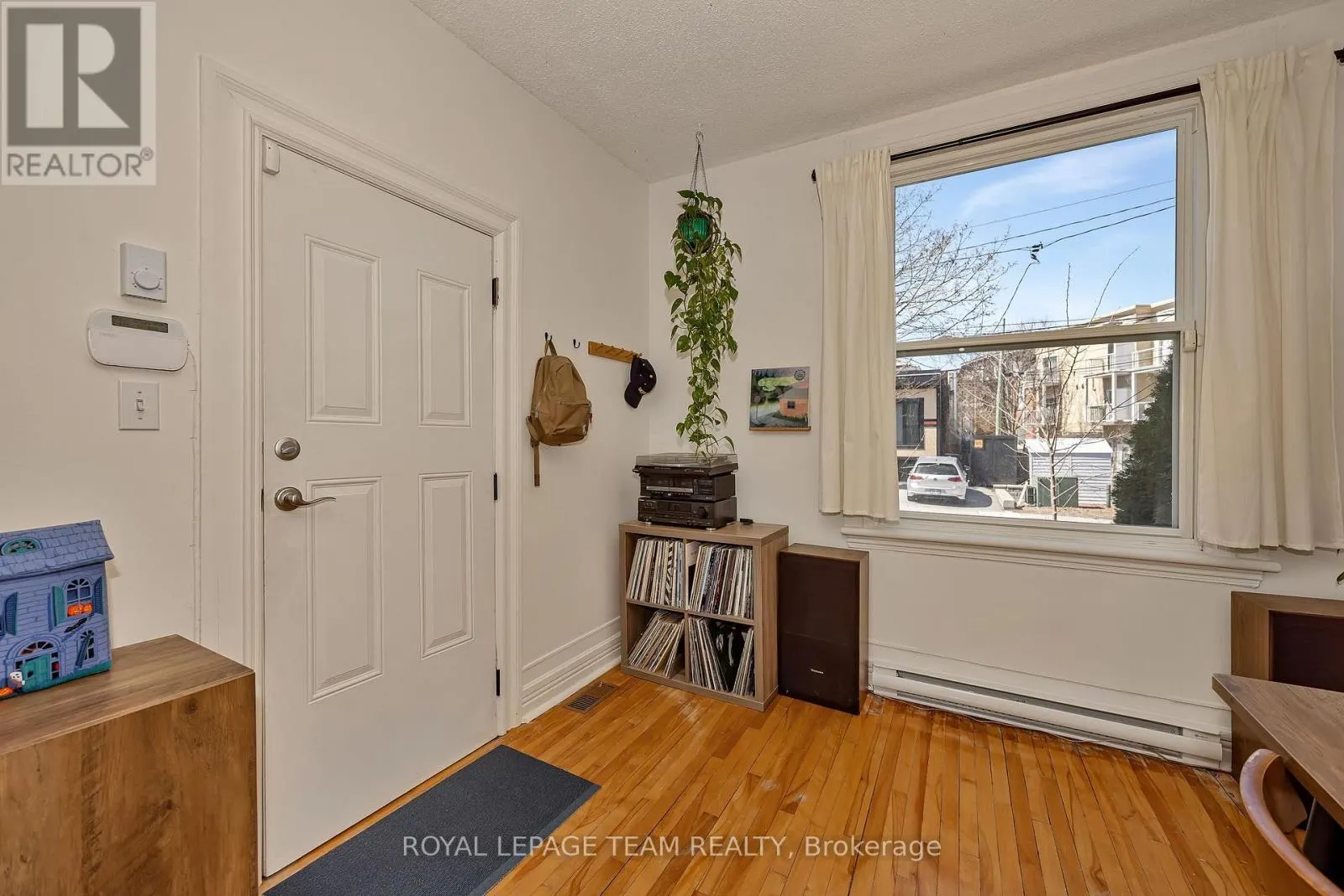 11 SHERBROOKE AVENUE