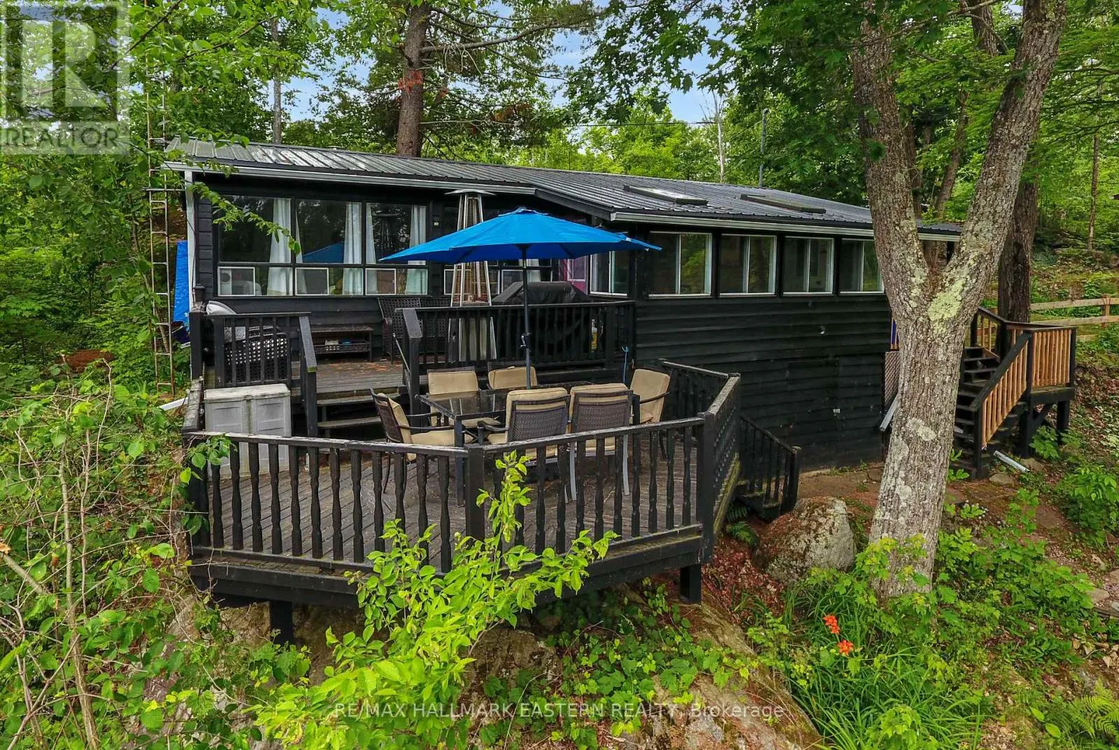 2335 LAKESIDE ROAD