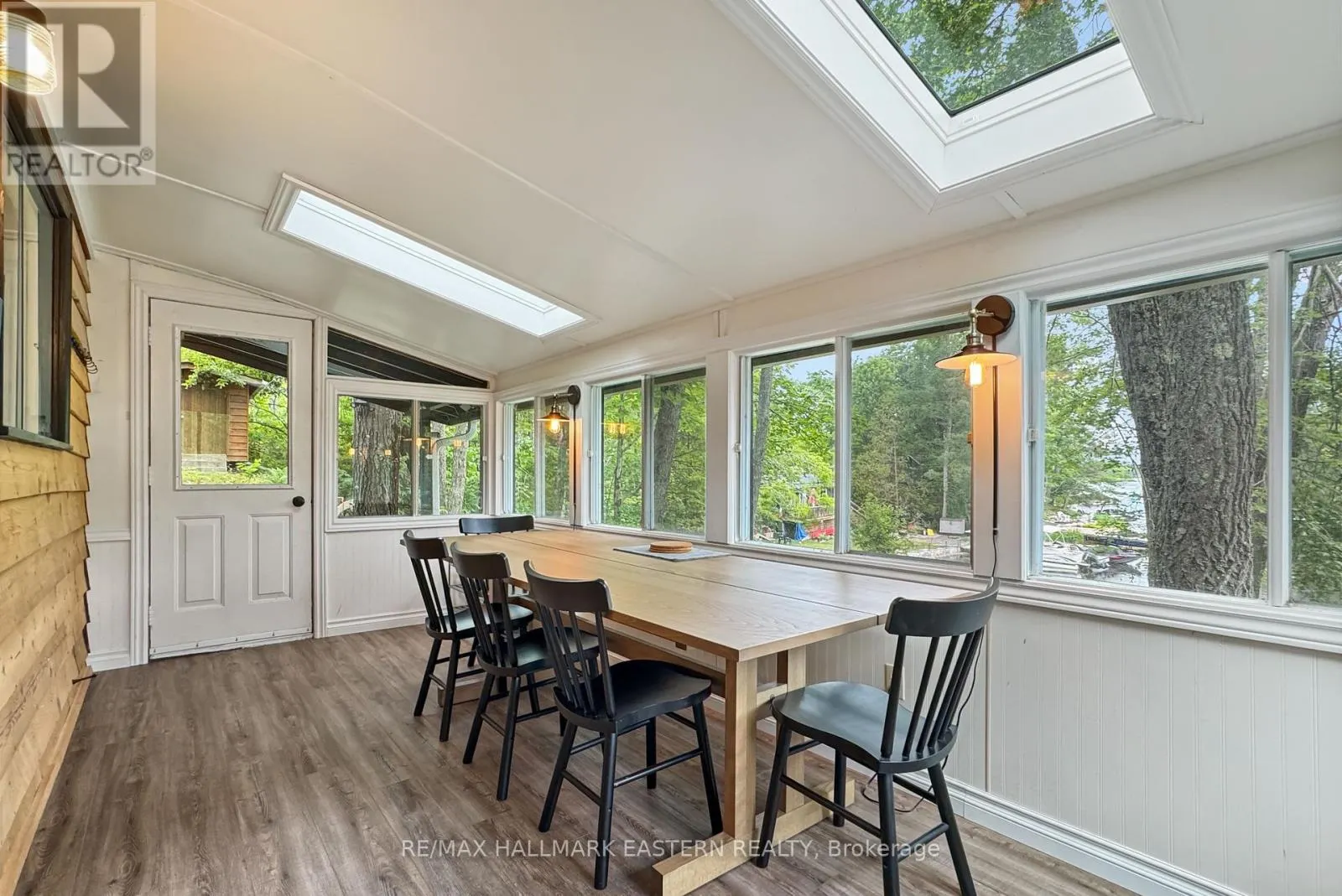 2335 LAKESIDE ROAD