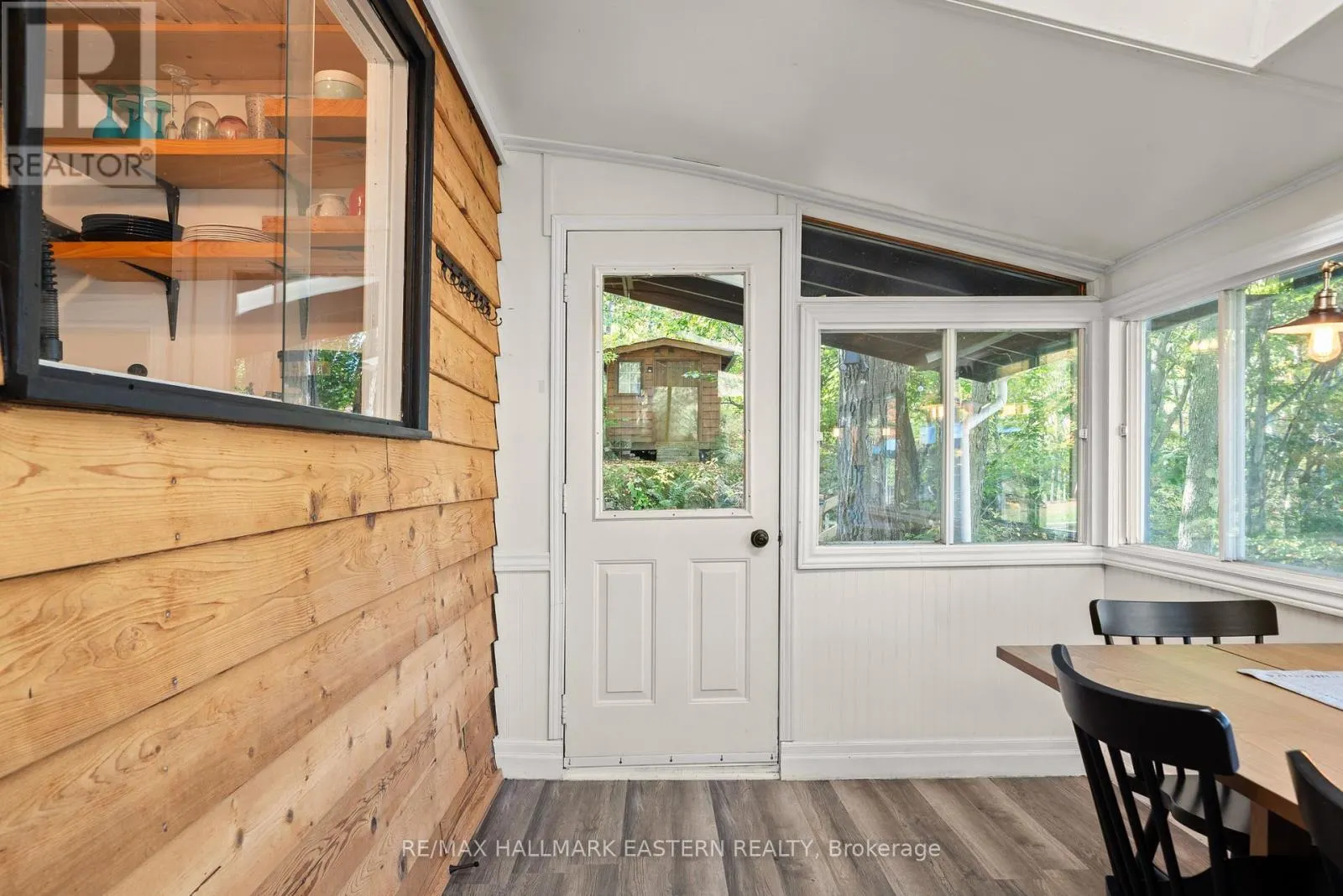 2335 LAKESIDE ROAD