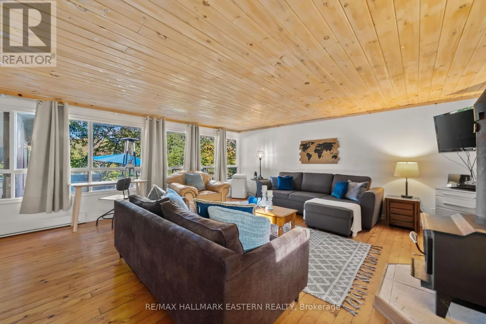 2335 LAKESIDE ROAD