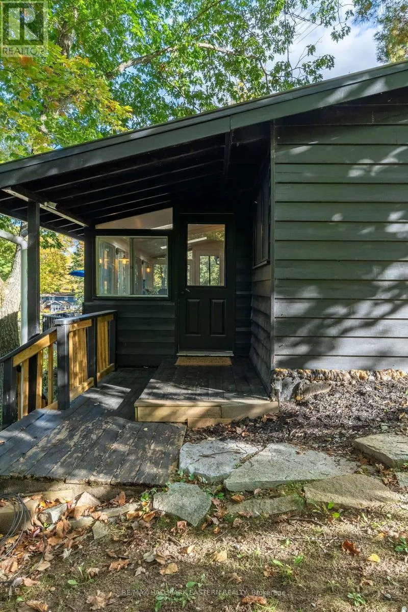 2335 LAKESIDE ROAD