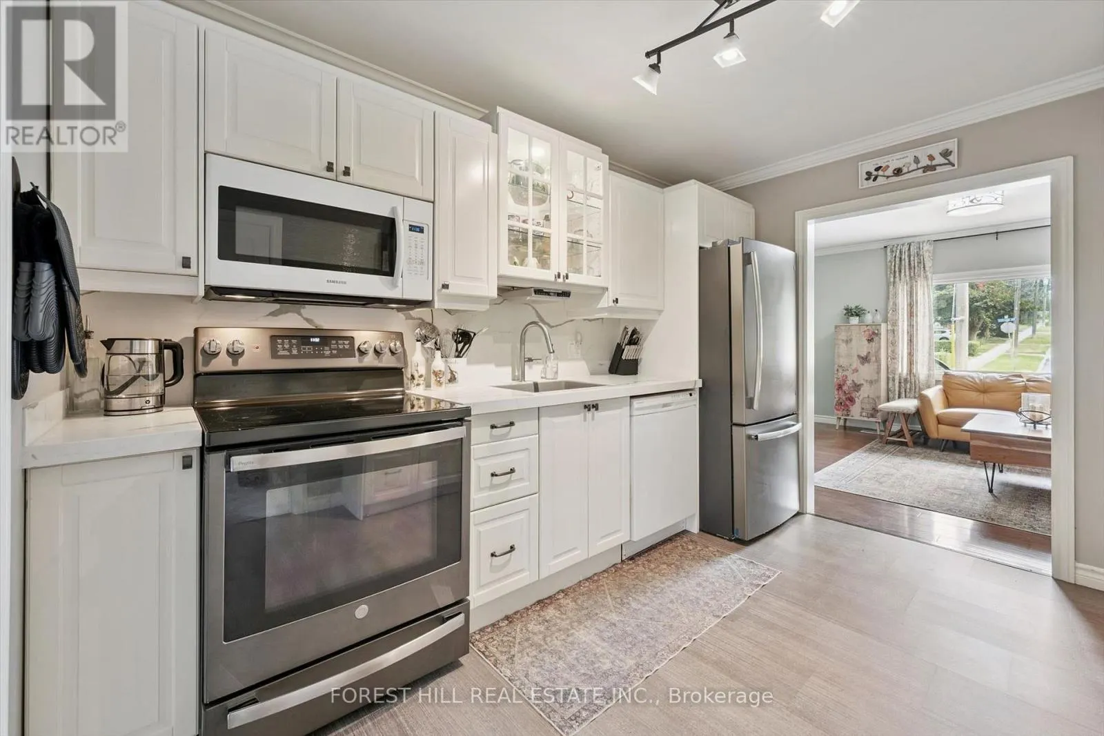 22 SLEEMAN AVENUE