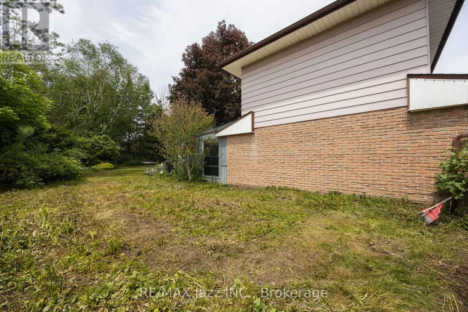 62 CROSSLEY DRIVE