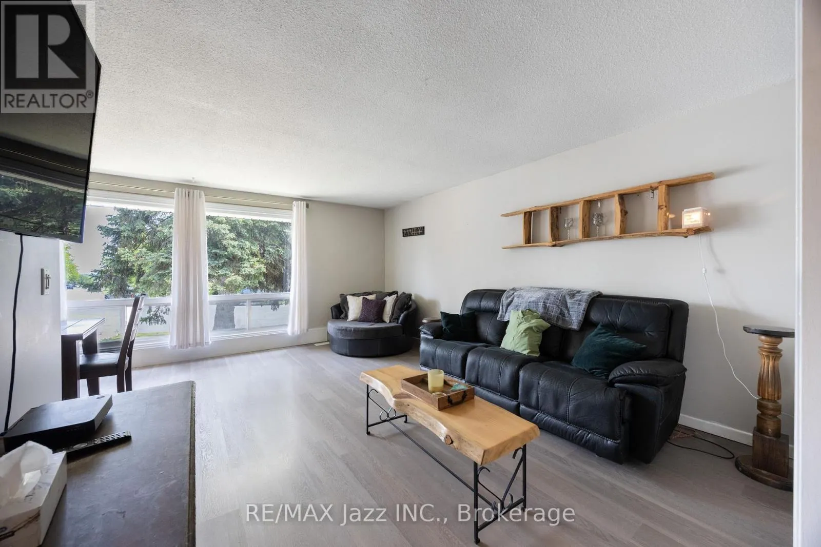 62 CROSSLEY DRIVE