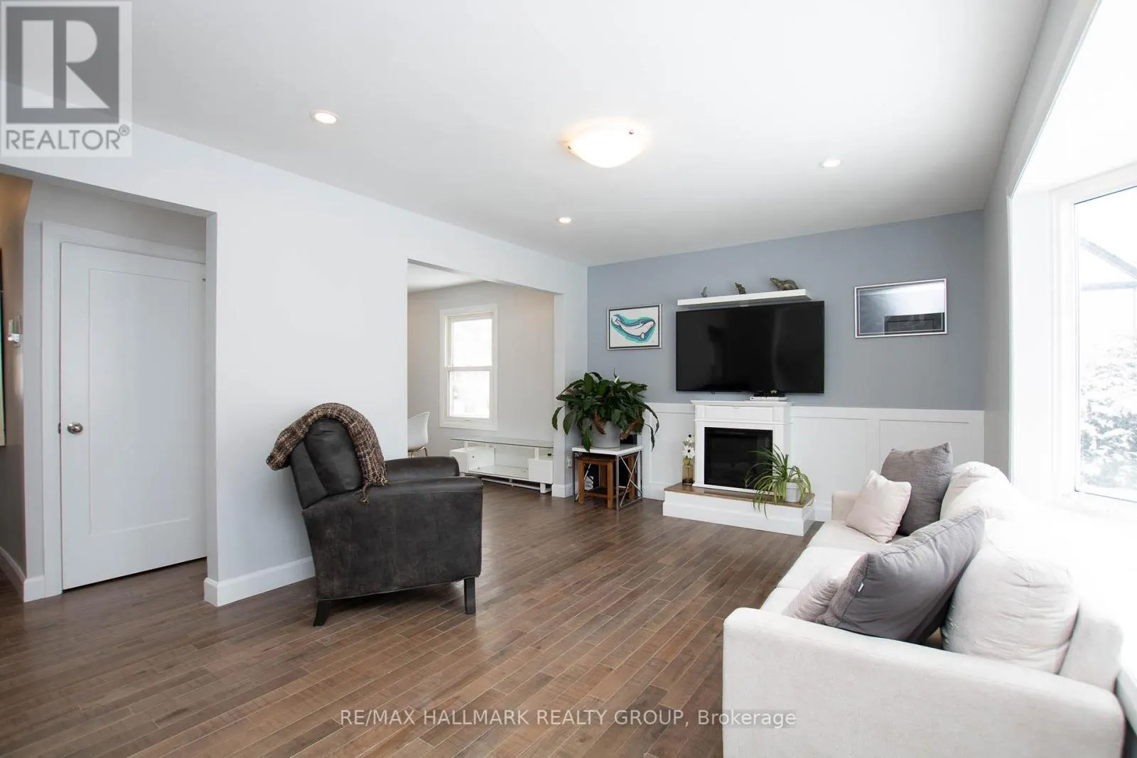 929 MERIVALE ROAD
