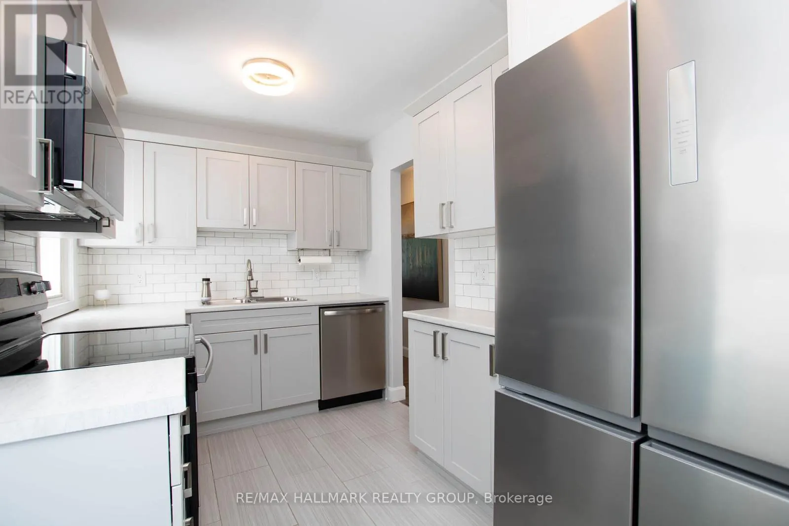 929 MERIVALE ROAD