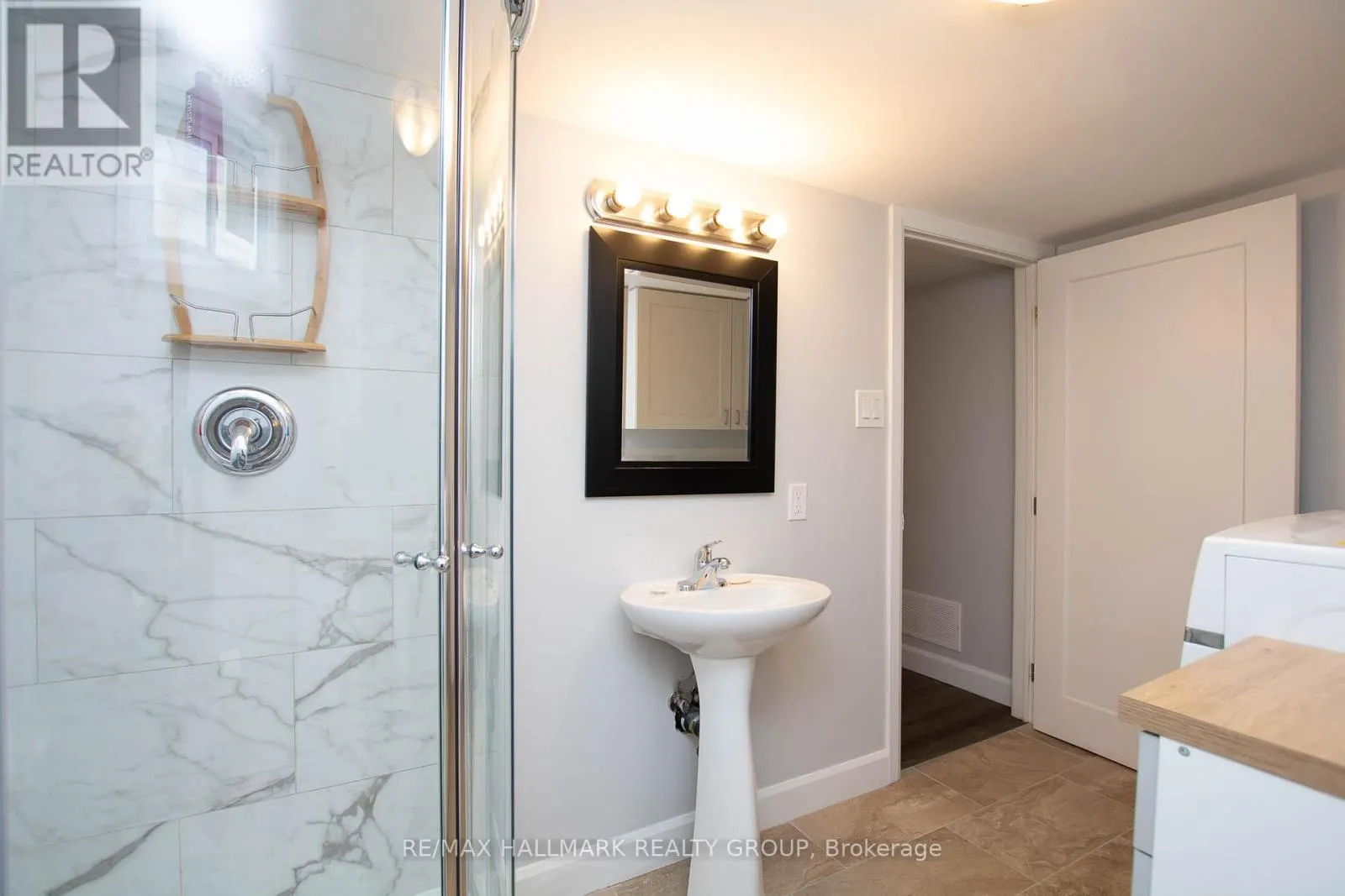 929 MERIVALE ROAD