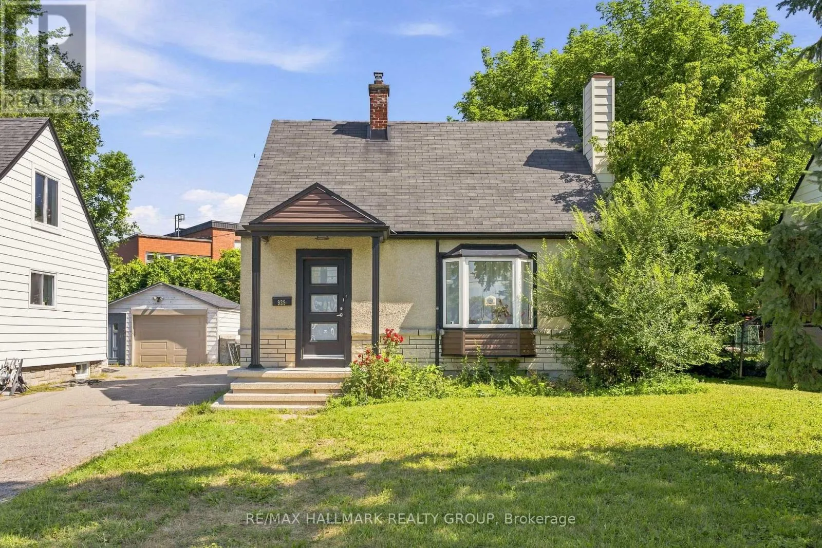 929 MERIVALE ROAD