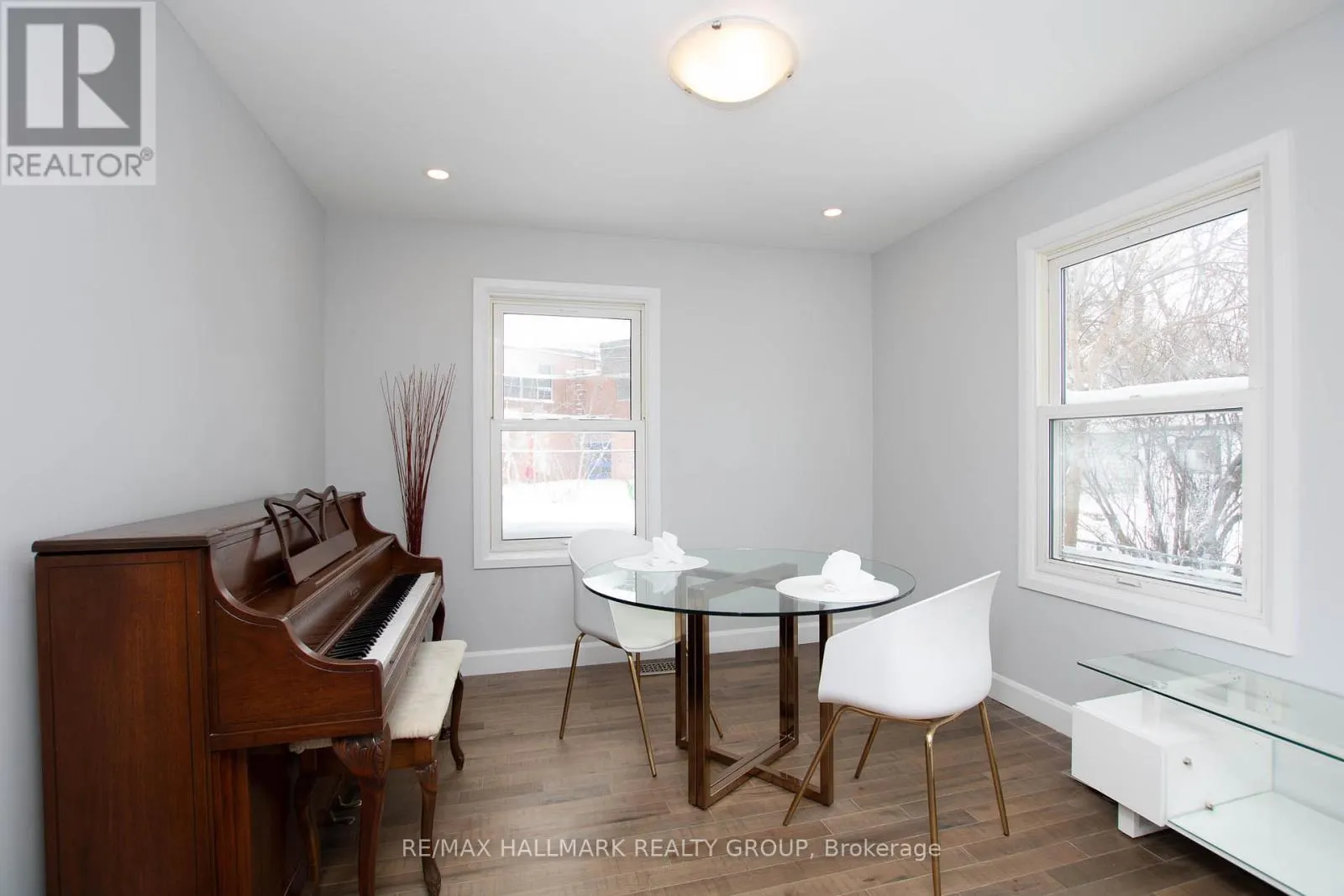 929 MERIVALE ROAD