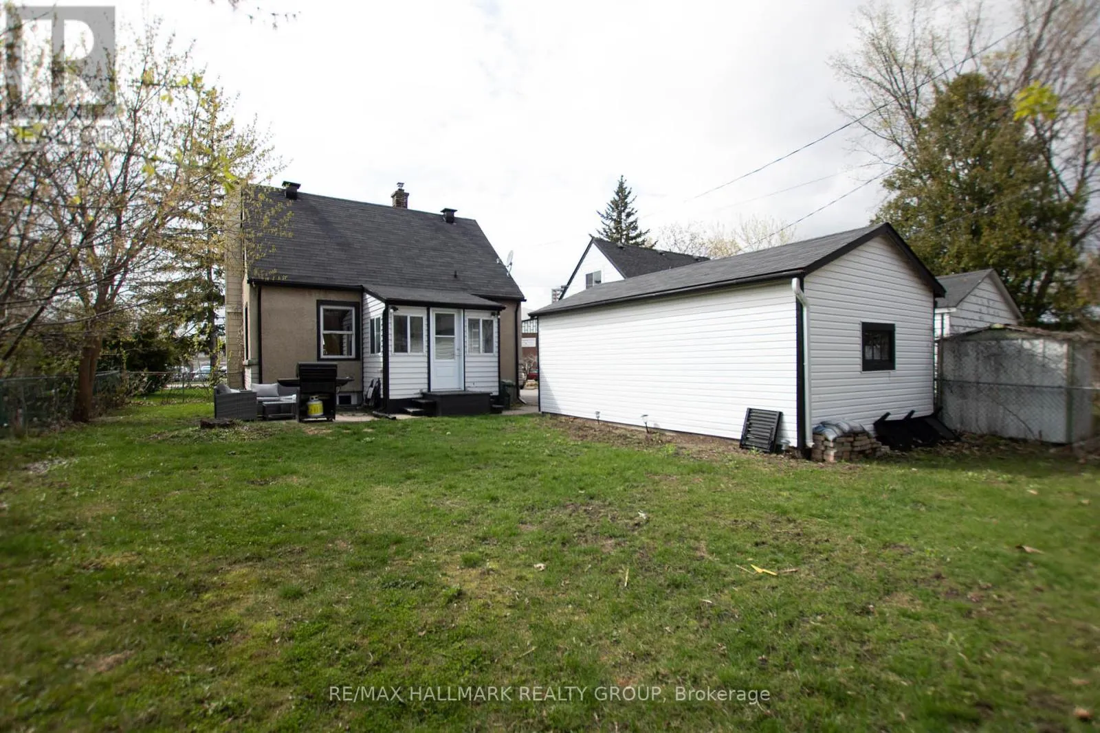 929 MERIVALE ROAD
