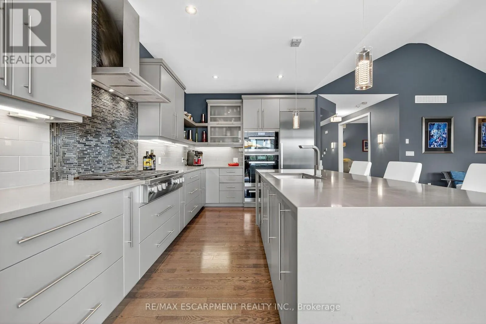 24 CHESTNUT DRIVE