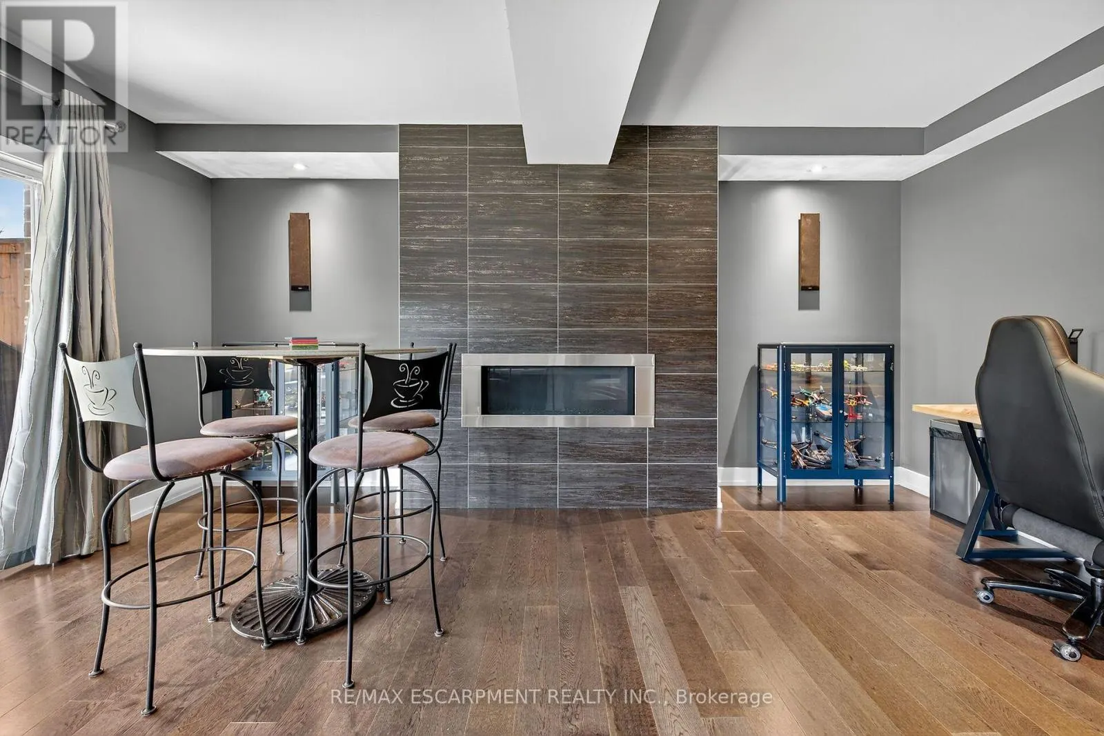 24 CHESTNUT DRIVE