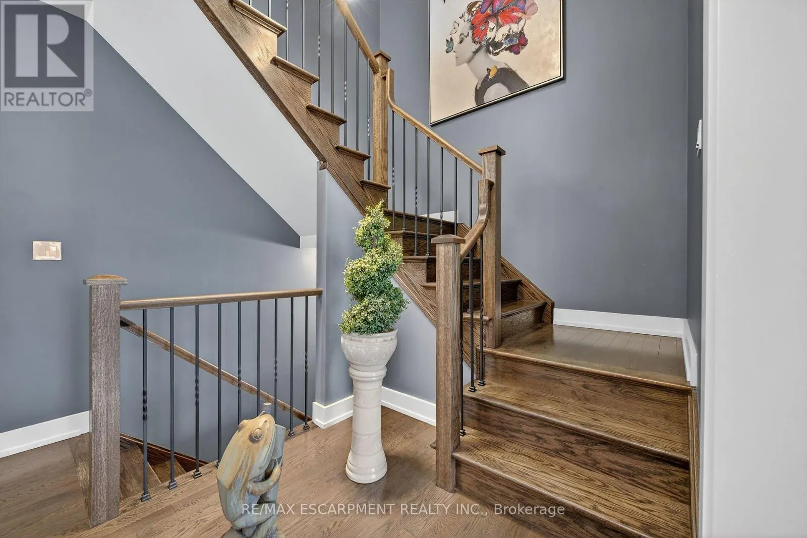 24 CHESTNUT DRIVE