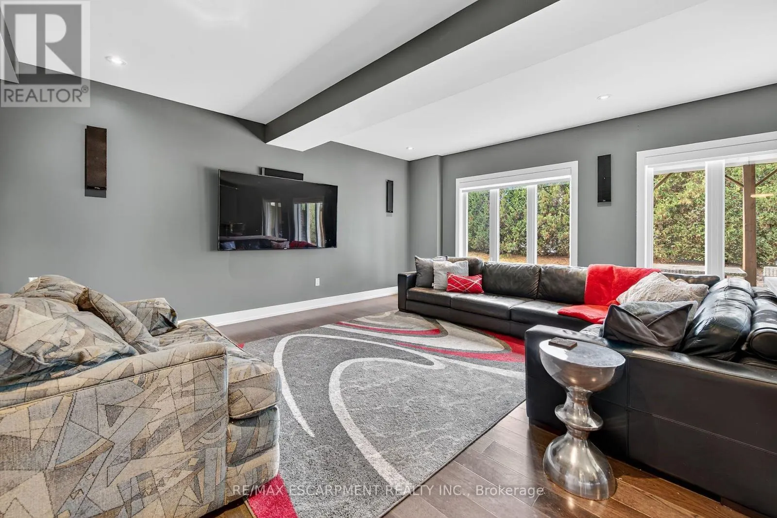 24 CHESTNUT DRIVE