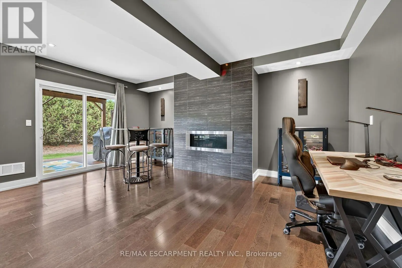 24 CHESTNUT DRIVE