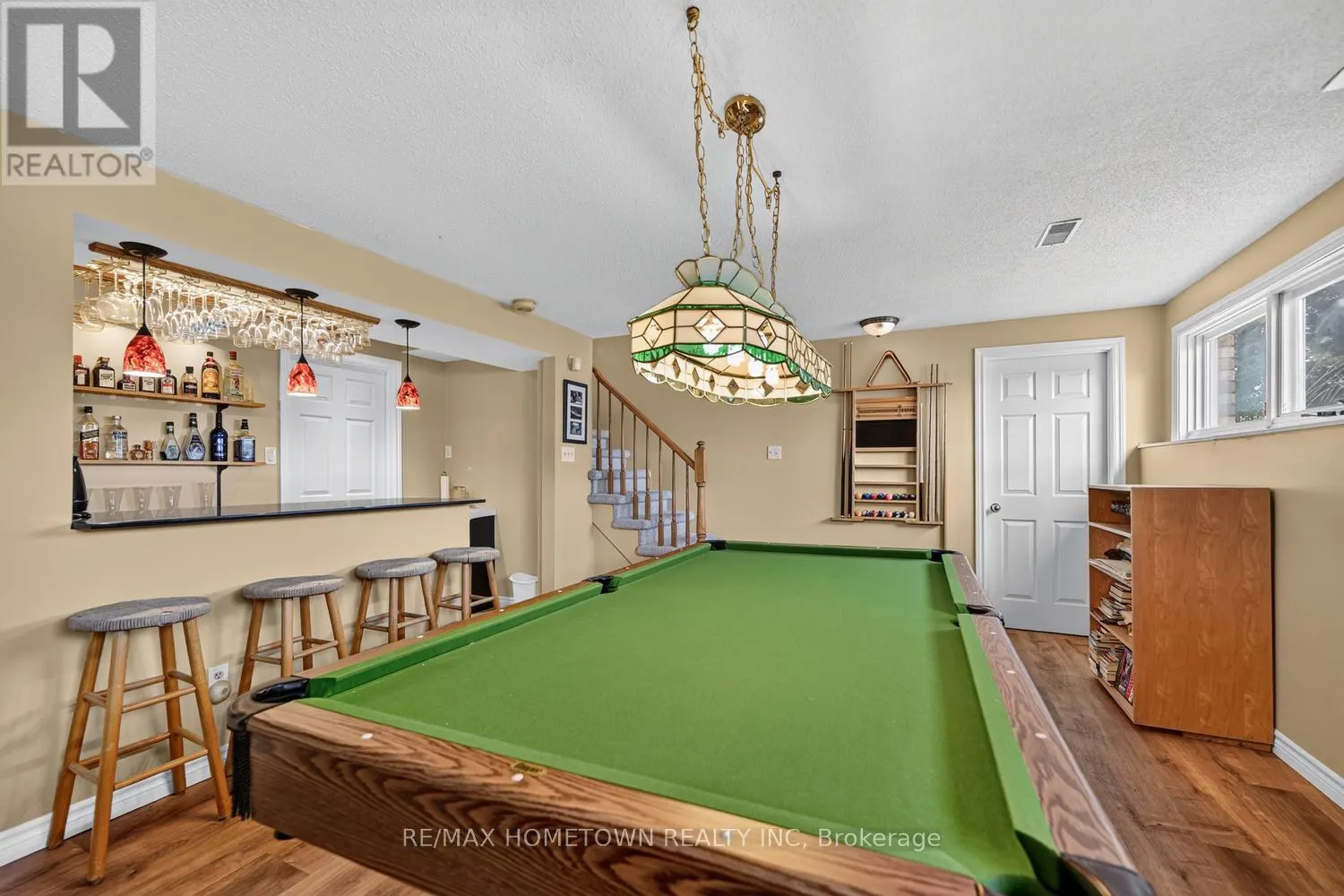 5873 RIDEAU VALLEY DRIVE N