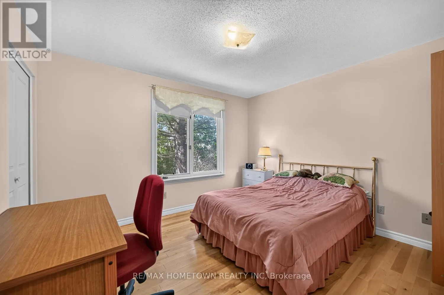 5873 RIDEAU VALLEY DRIVE N