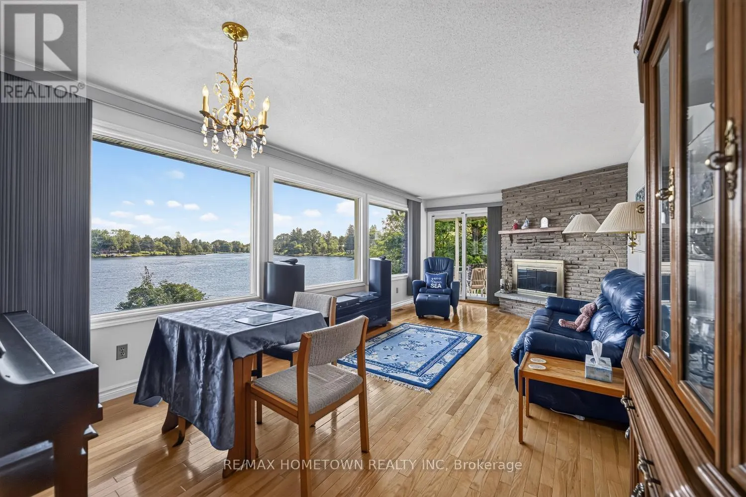 5873 RIDEAU VALLEY DRIVE N